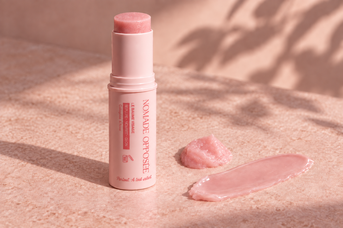 Stick visage Nomade Opposée avec sa texture légèrement granuleuse puis fondante au massage