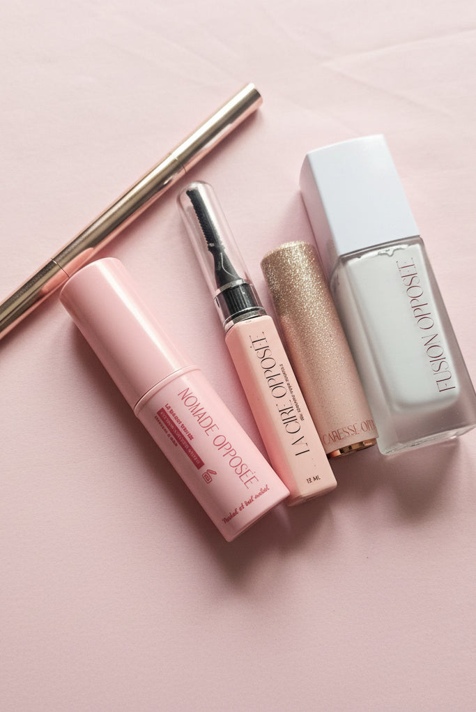 Tous les produits du bundle never hide de Opposée. Crayon sourcils, stick visage, soin visage, fond de teint, baume lèvres et gel sourcils 