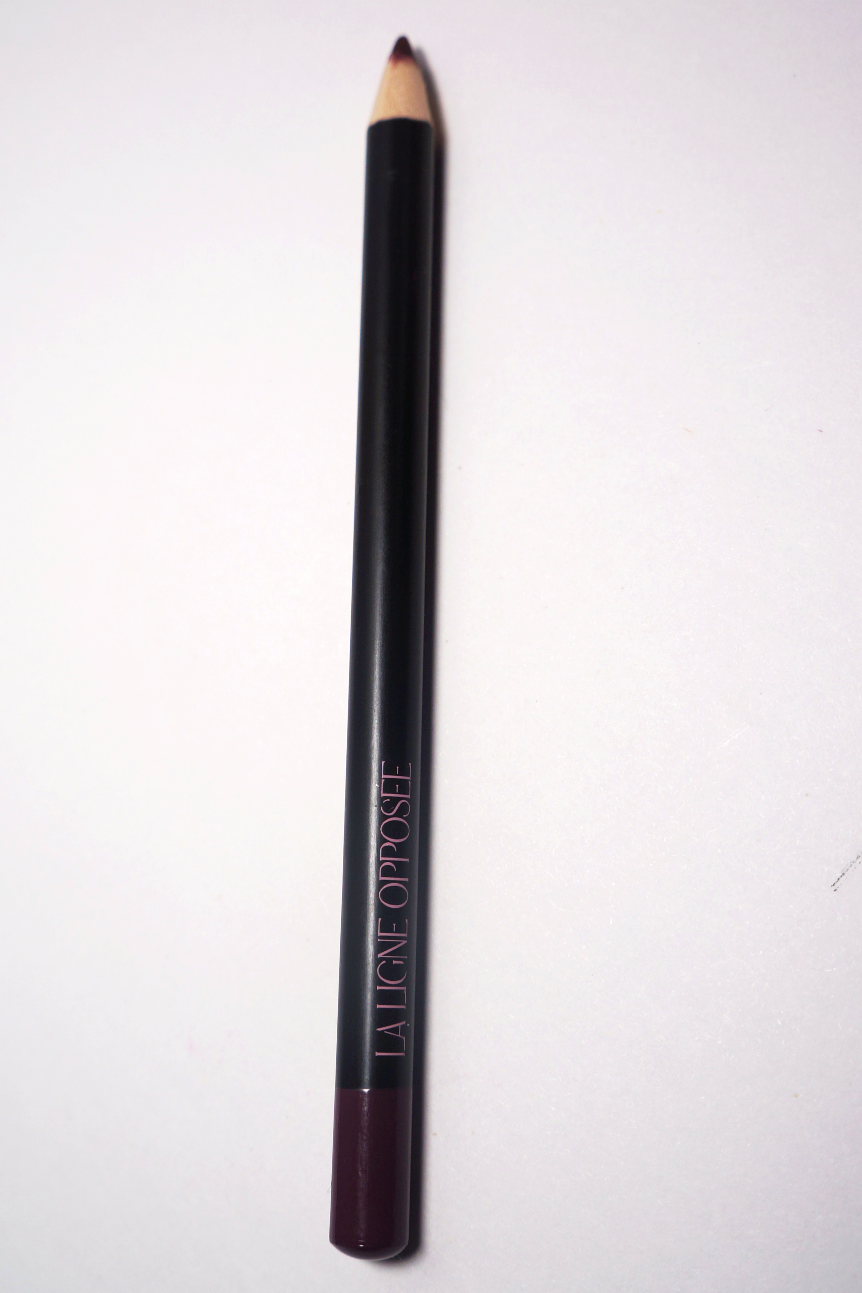 La Ligne Opposée - Teinte Marron Bordeaux